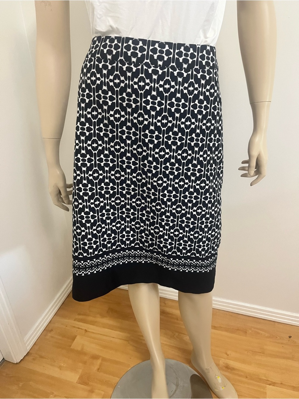 Van Heusen Black and White Midi Geometric Skirt